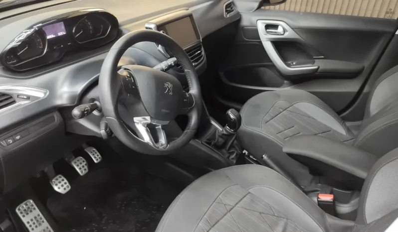 
								Peugeot 208 1.6 Feline full									