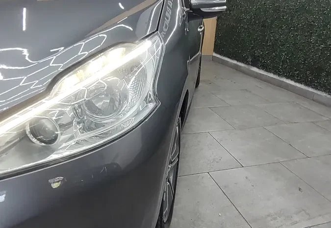 
								Peugeot 208 1.6 Feline full									