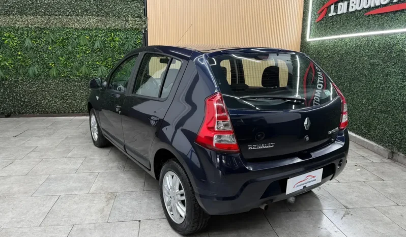 
								RENAULT SANDERO PRIVILEGE 1.6 full									