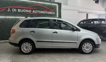 
										VOLKSWAGEN SURAN 2009 full									