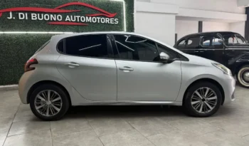 
										PEUGEOT 208 FELINE full									