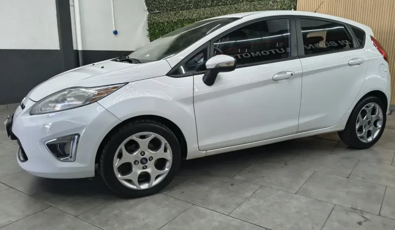 FORD FIESTA 2011 KINETIC TITANIUM
