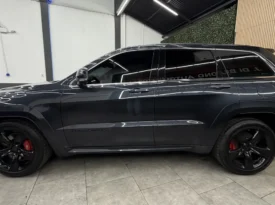 Jeep cherokee srt8 v8 2014