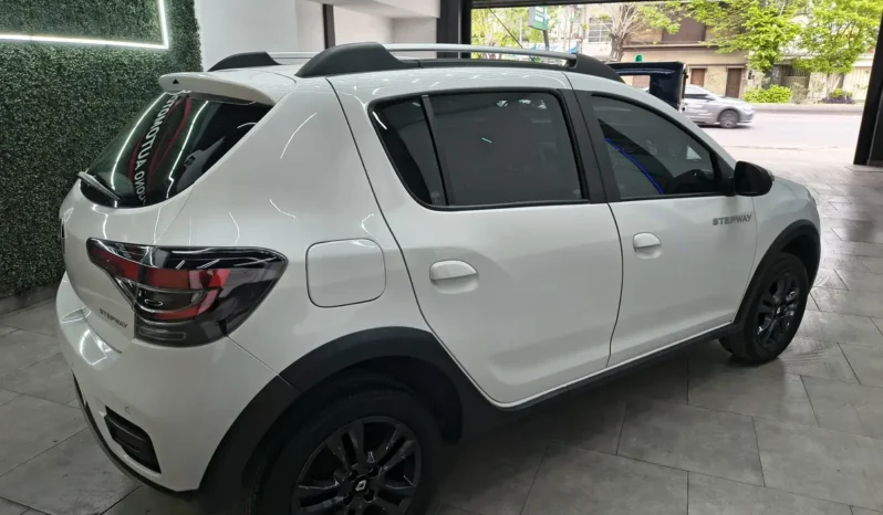 
								sandero stepway intense full									