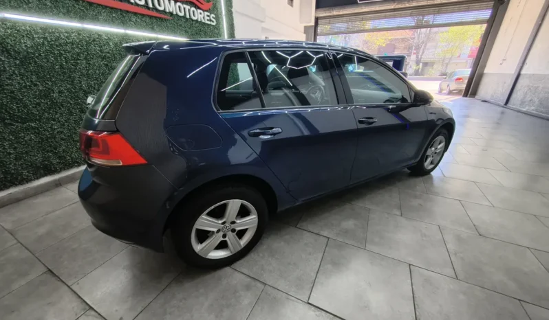 
								Volkswagen golf 1.6 full									